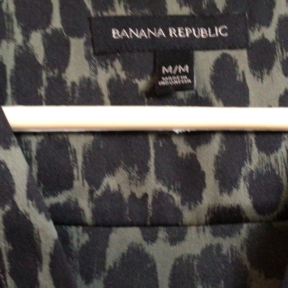 NWOT Ladies sleeveless olive green/black top Sz m - Picture 3 of 7